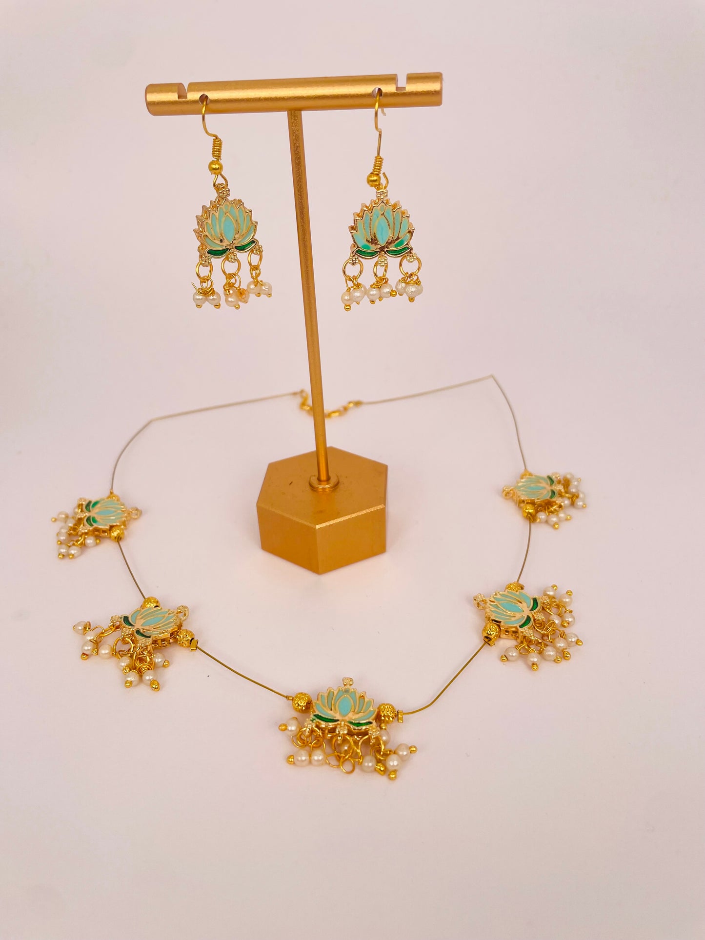 nyra-lotus-teal-lotus-invisible-chain-necklace-set