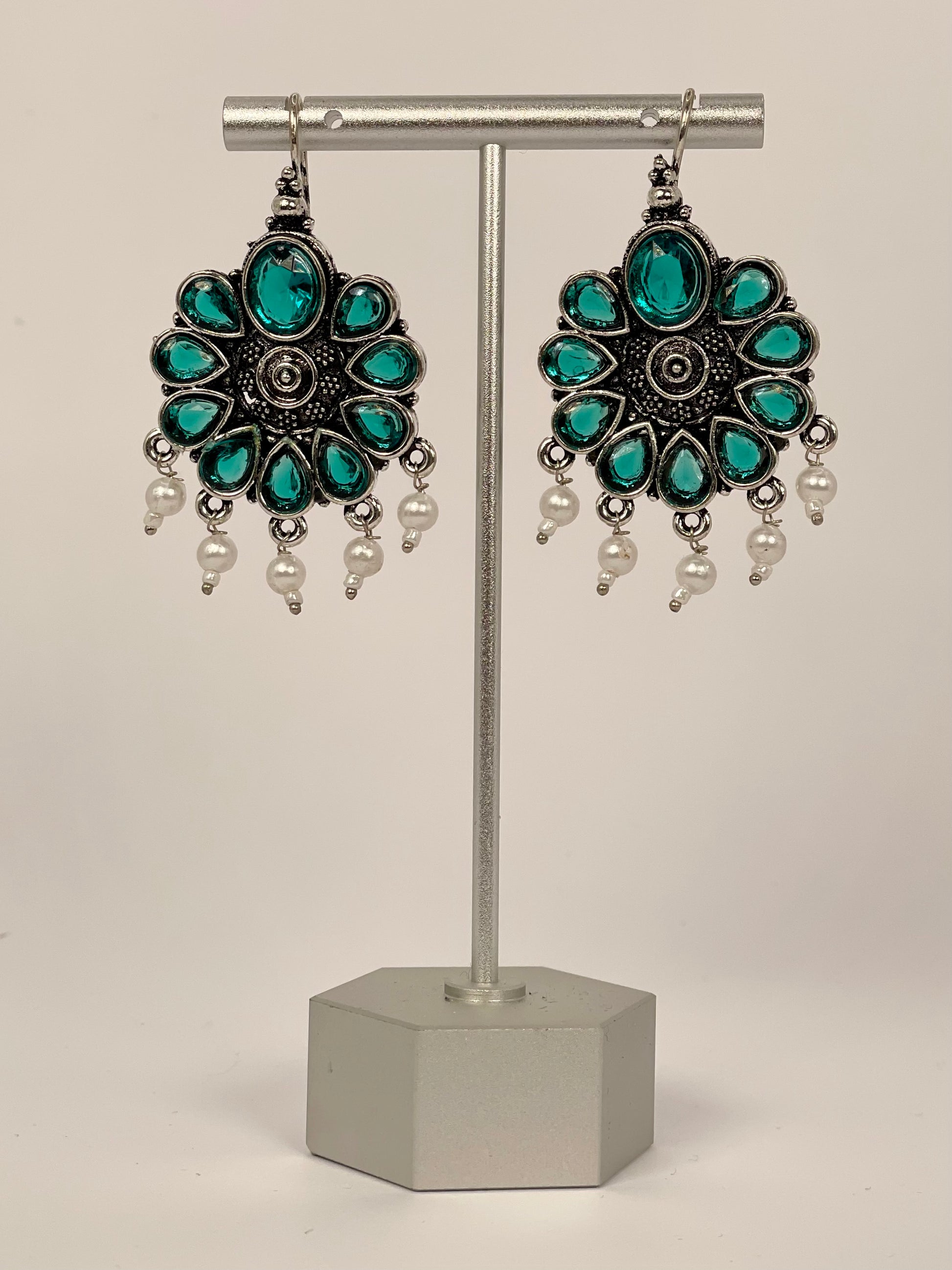 Aarza Bloom - Oxydized Cobalt Blue Earring