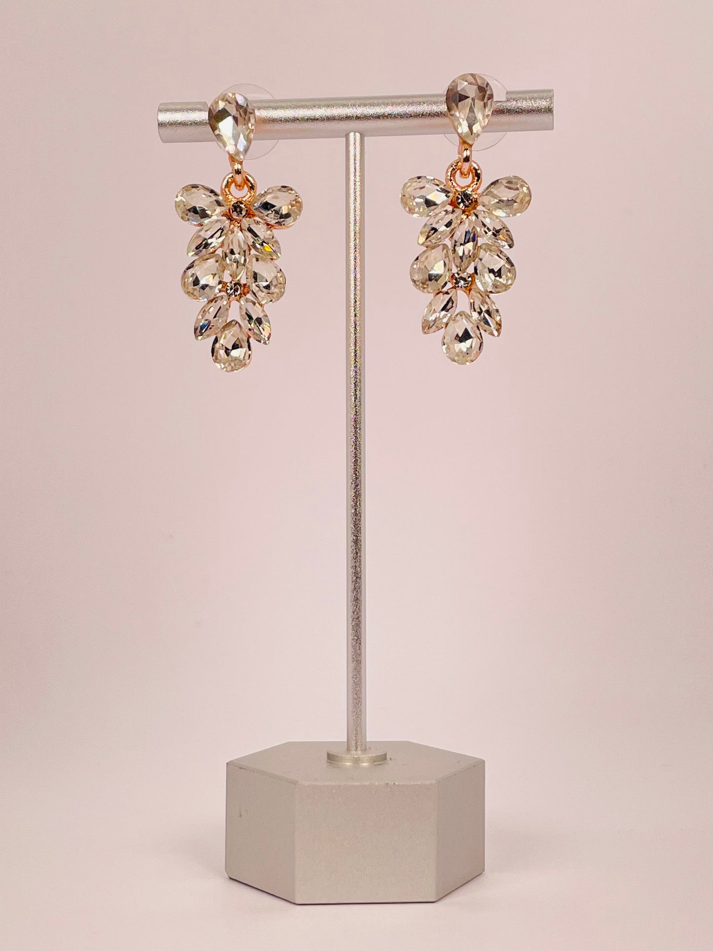 Aira Pearl - White Pear Stone Earring