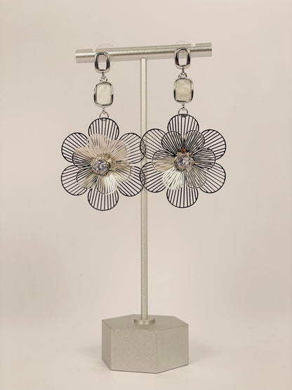 Ina Pearl - Silver Flower Big Pearl Earring