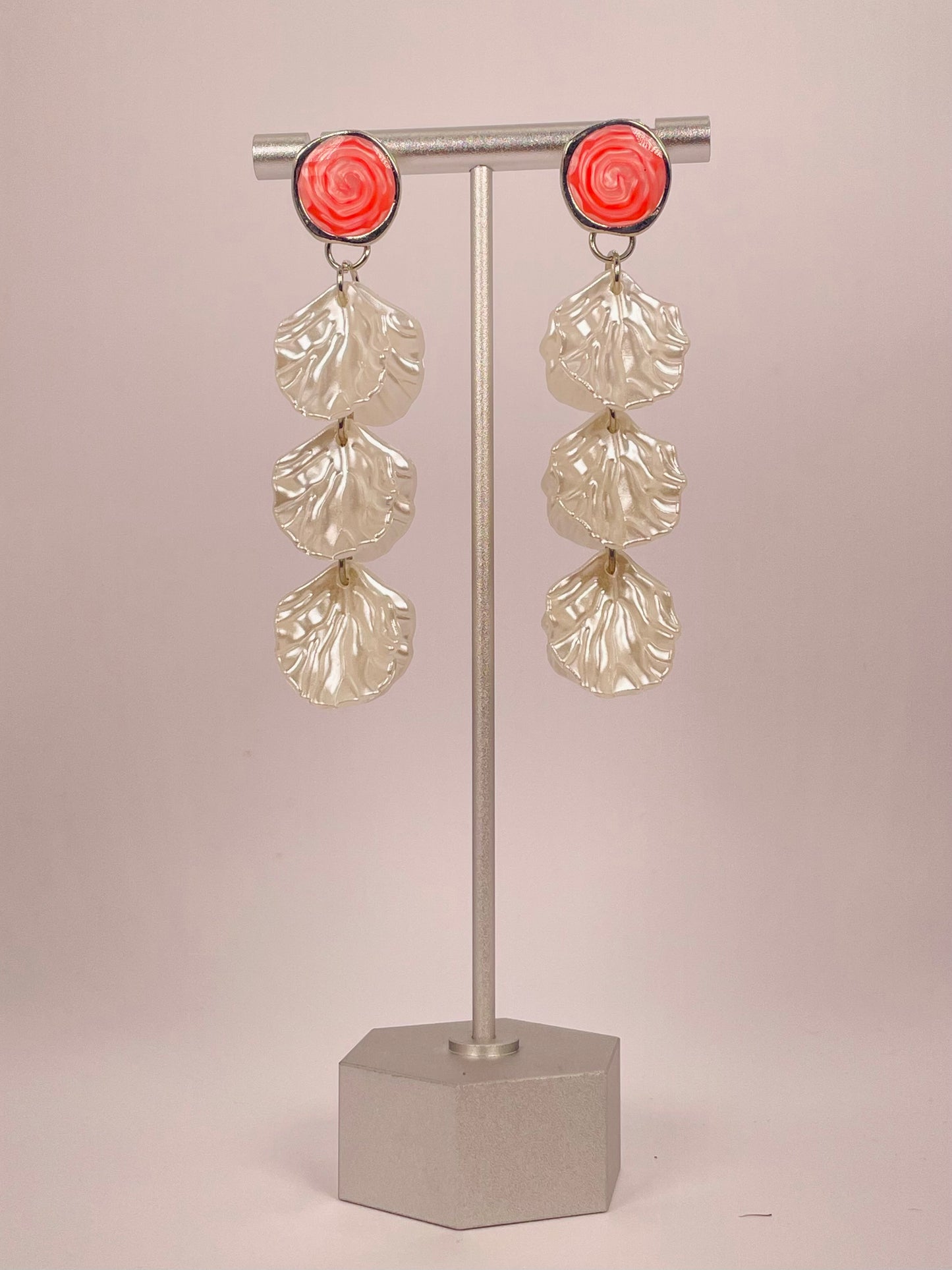 Mira Shell - Peach-White Shell Earring