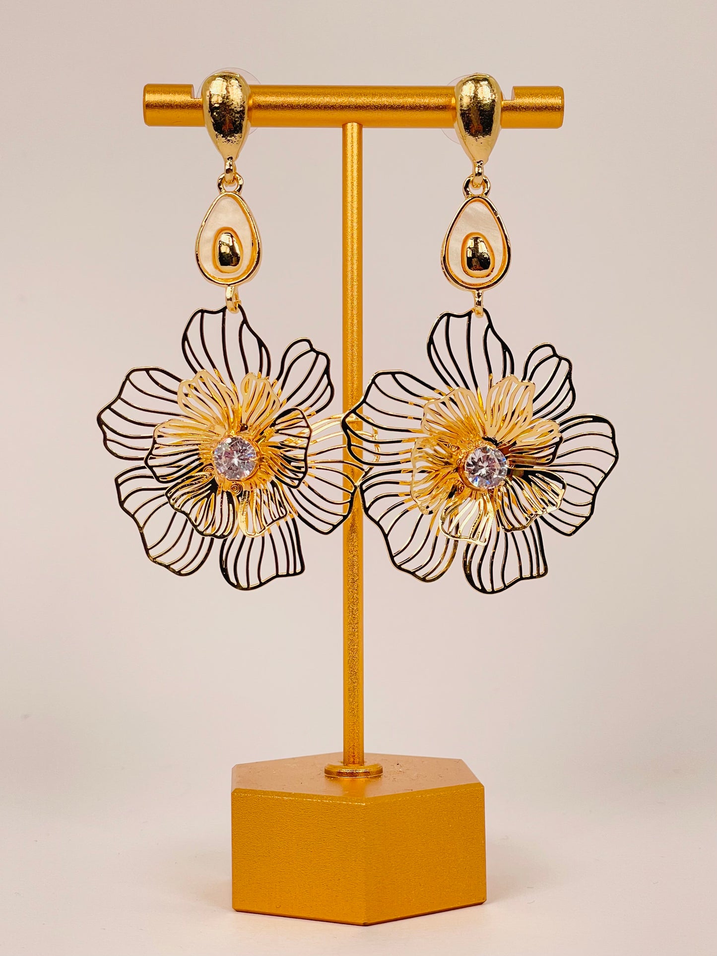 Tara Bloom - Gold Flower Earring