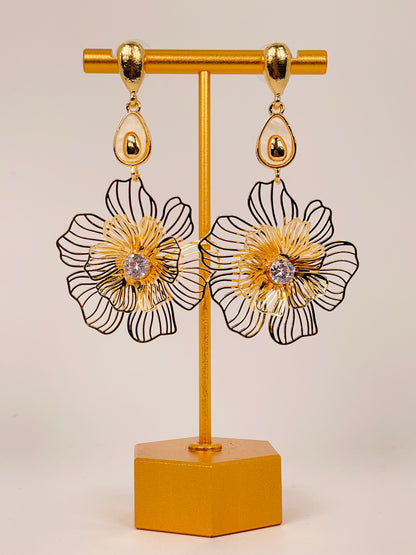 Tara Bloom - Gold Flower Earring