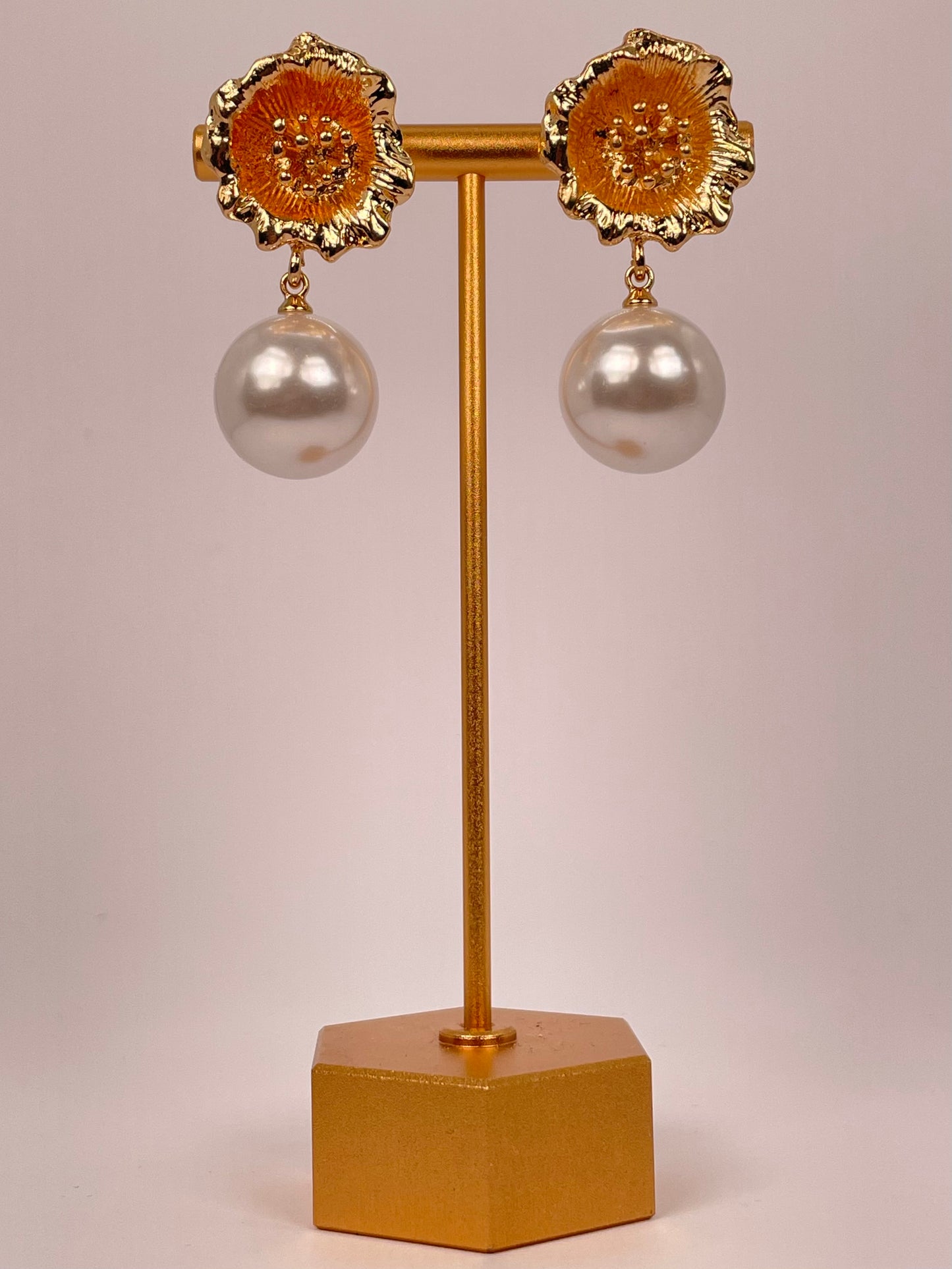 Ziya Bloom - Gold Flower Big Pearl Earring