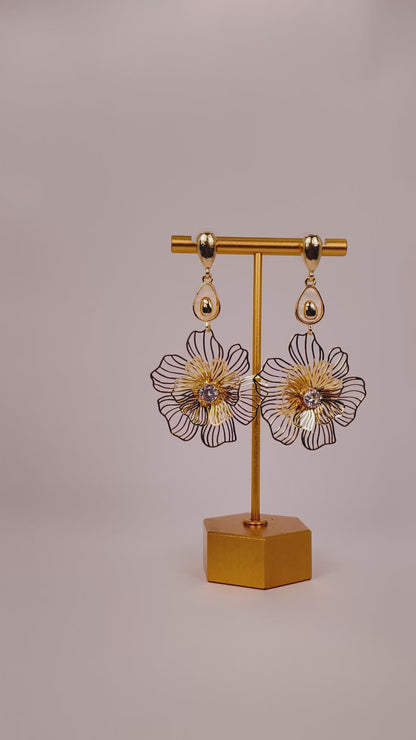 Tara Bloom - Gold Flower Earring