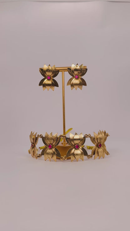 Aarohi – Gold Lotus Ruby Choker Set