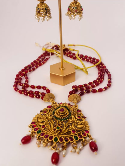 nisa-ruby-ruby-beaded-gold-locket-long-necklace-set