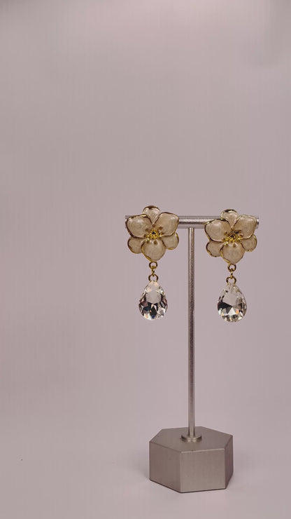 Elina White - Floral White Pear Stone Earring