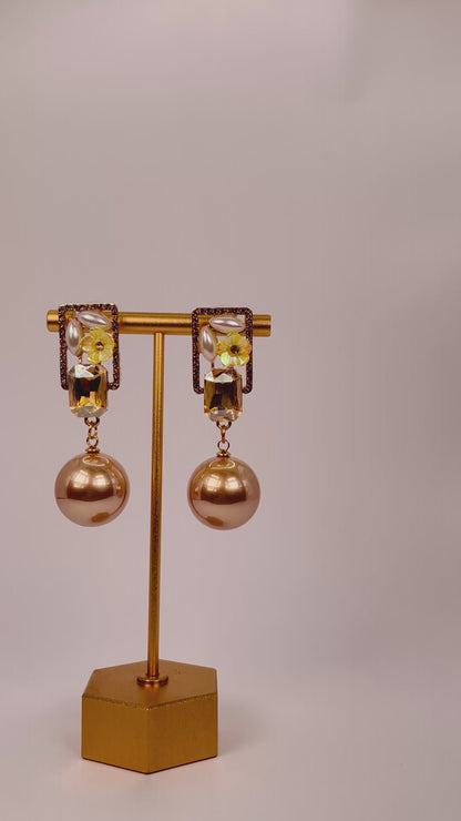 Inaaya Stone - Floral Stone Brown Pearl Earring